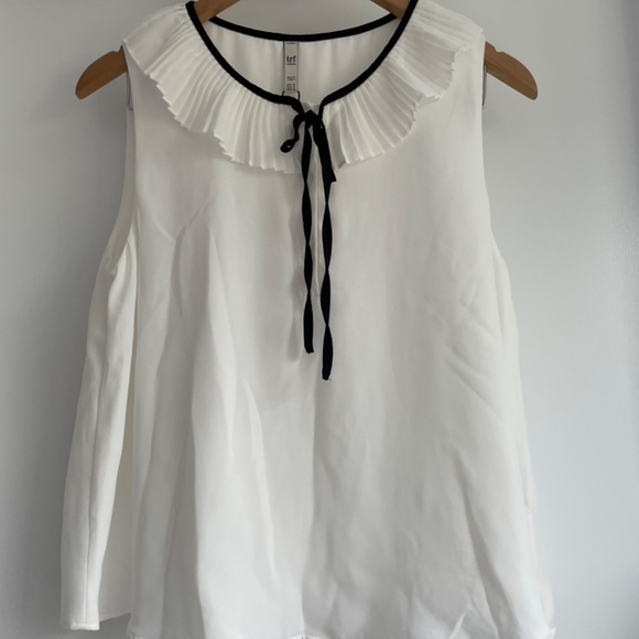 ZARA pleated sleeveless blouse - Picture 4 of 7
